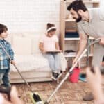 Cómo involucrar a los hijos en las tareas del hogar.