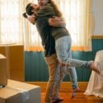 Cuándo es el momento adecuado para hablar sobre la mudanza con tu pareja.