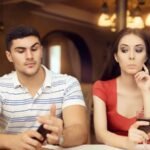Cómo el stashing puede afectar tu relación en las redes sociales: la manera de esconder a tu pareja.