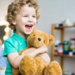 Descubre qué dice la elección del juguete favorito de tu hijo acerca de su personalidad.