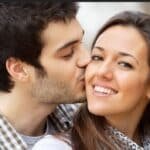 Eres una esposa felizmente casada como mujer.