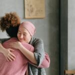 Cáncer y Aries son compatibles en el amor: Compatibilidad zodiacal y desafíos.