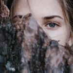 Mirándonos a los ojos en silencio: la conexión más allá de las palabras.